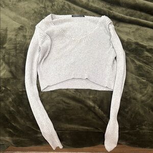 Brandy Melville Gray V-Neck Cropped Sweater